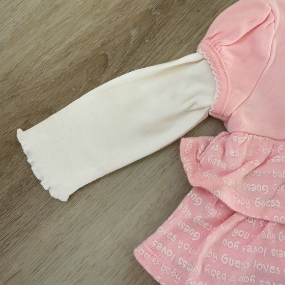 Guess baby 2 piece outfit (pants and long sleeved top) size 6-9 months - Picture 7 of 9